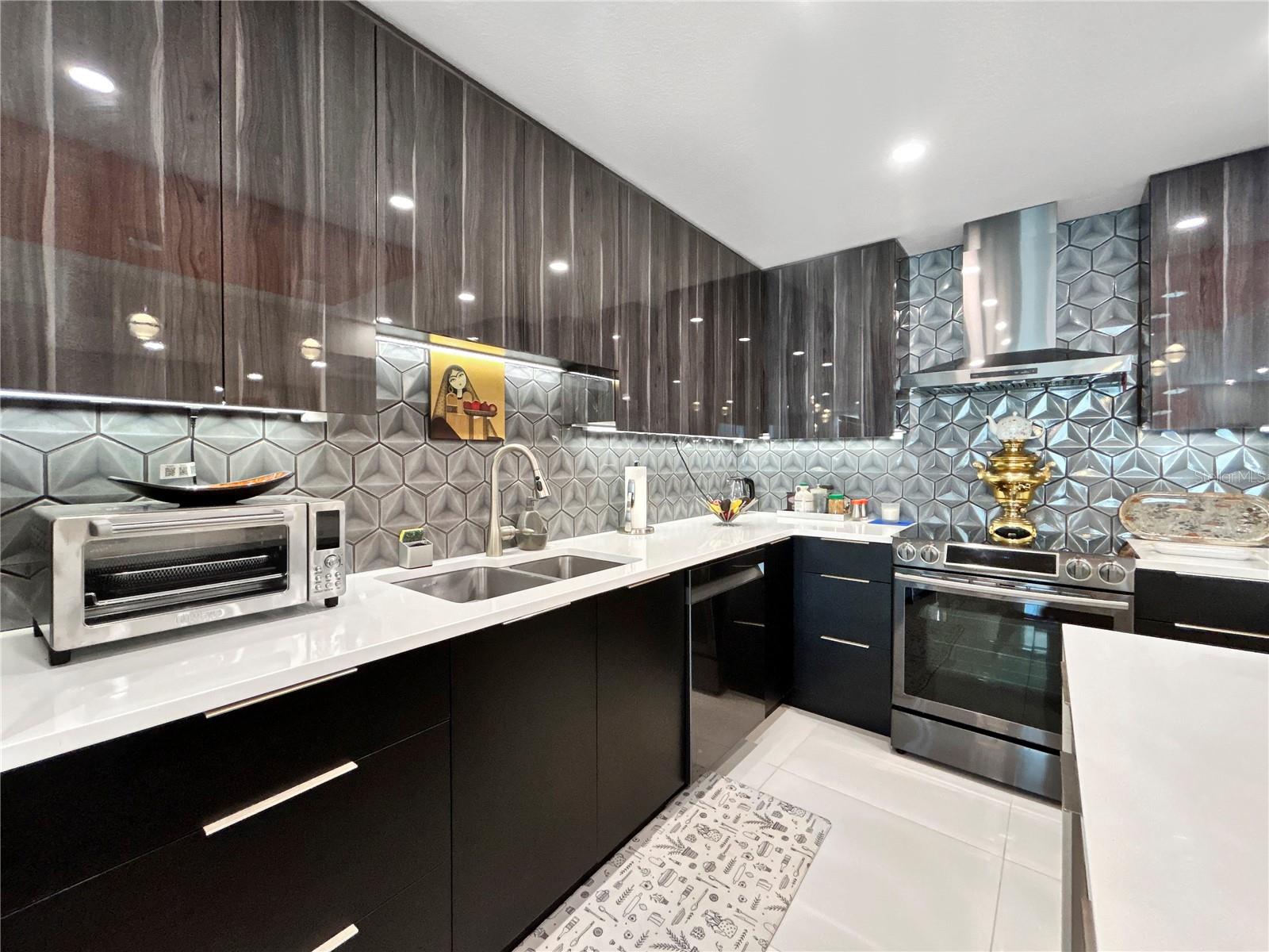 THE 101 - Residential