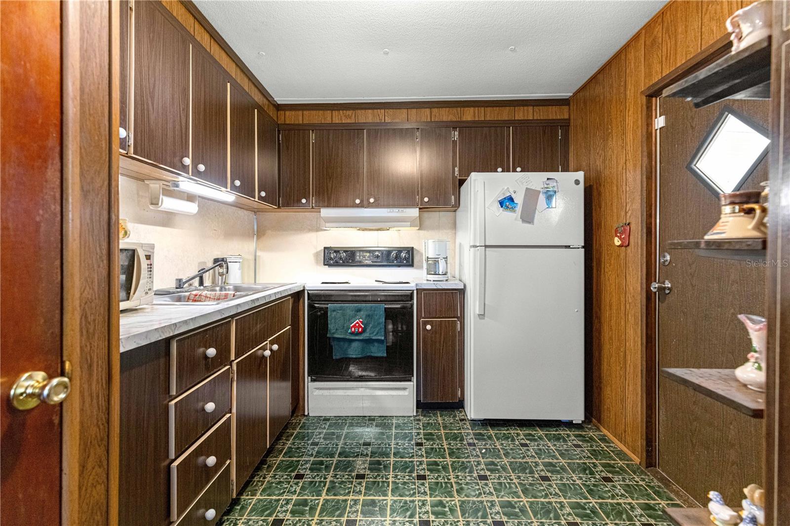 HICKORY HILLS - Residential