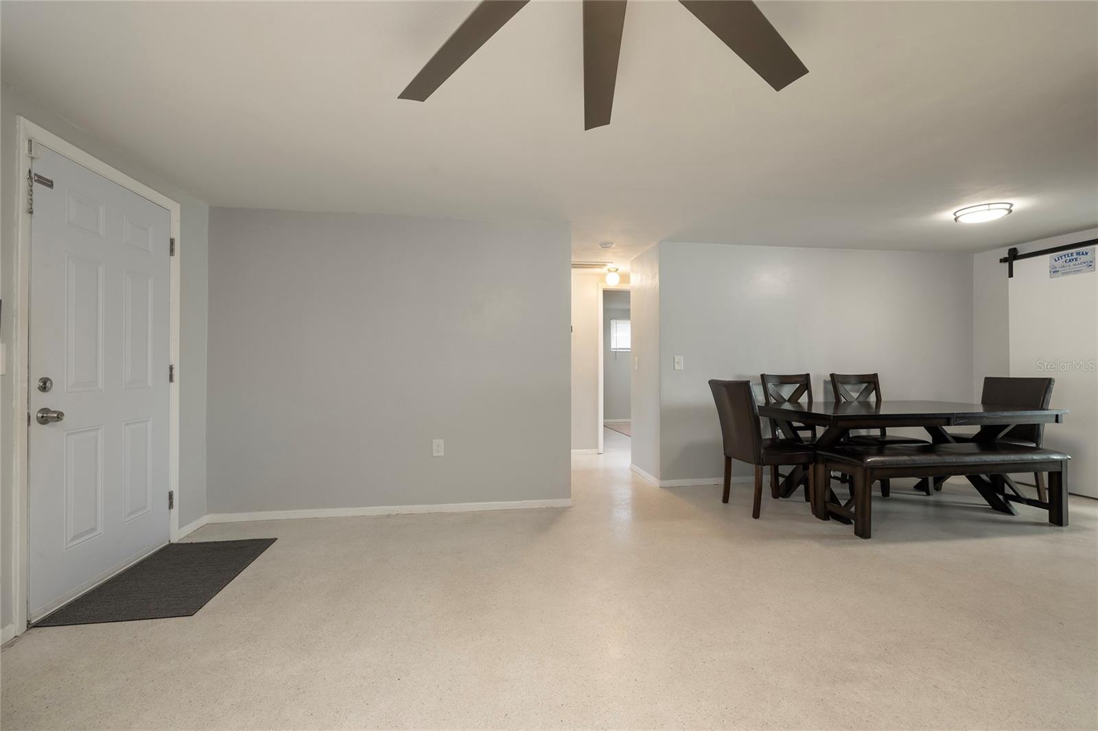 COLONIAL HILLS - Residential