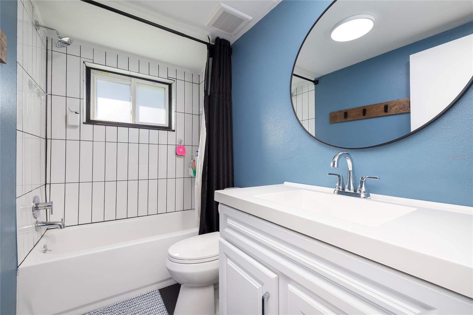 COLONIAL HILLS - Residential