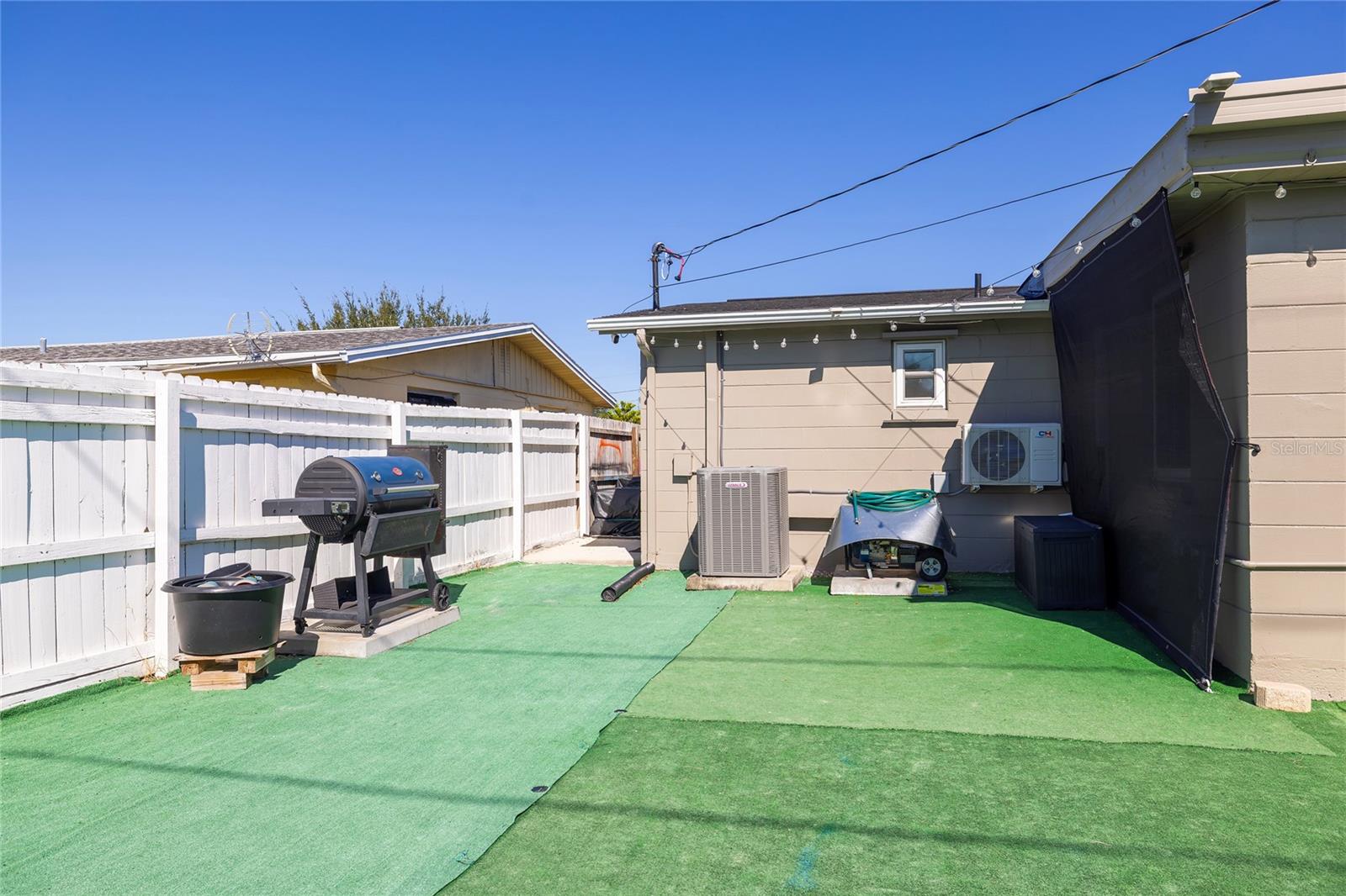 COLONIAL HILLS - Residential