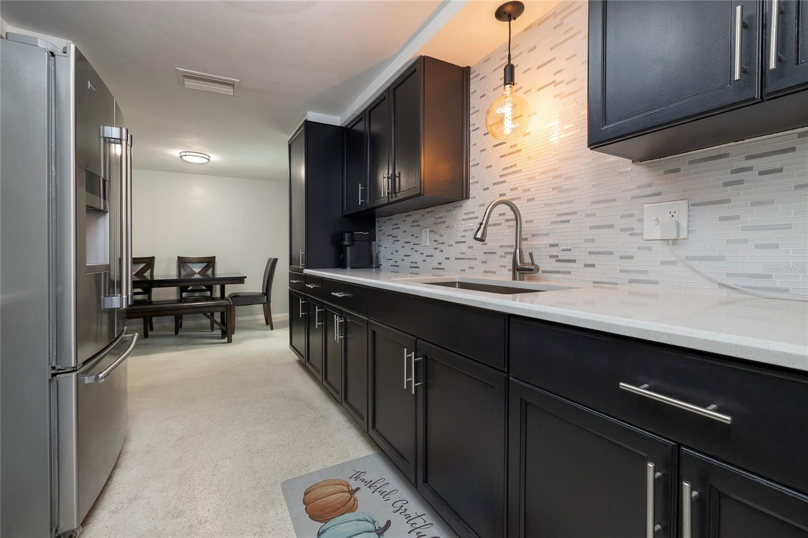 COLONIAL HILLS - Residential