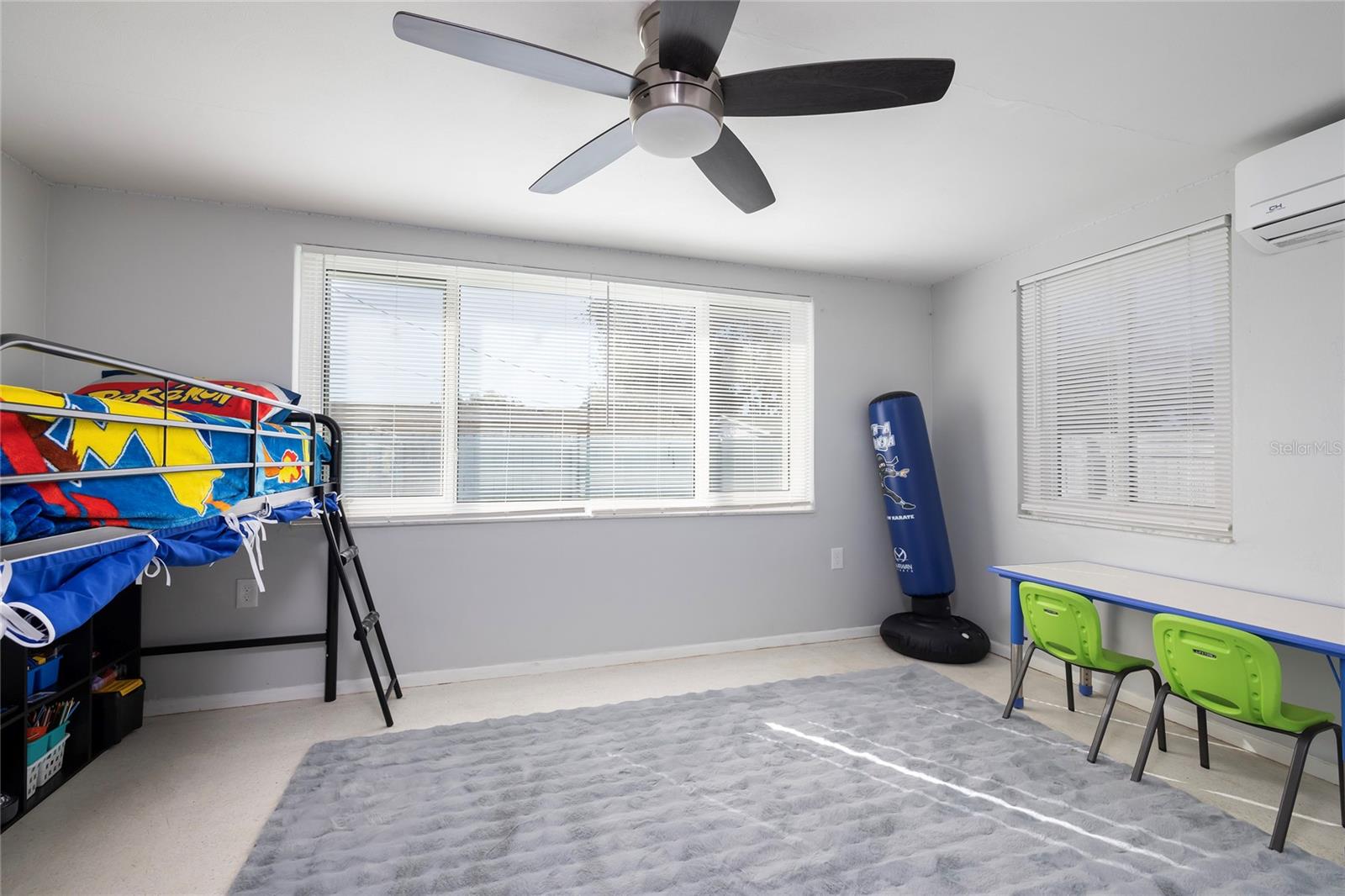 COLONIAL HILLS - Residential