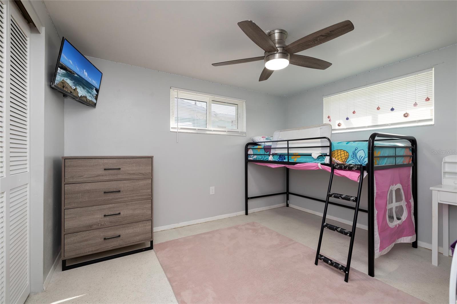 COLONIAL HILLS - Residential