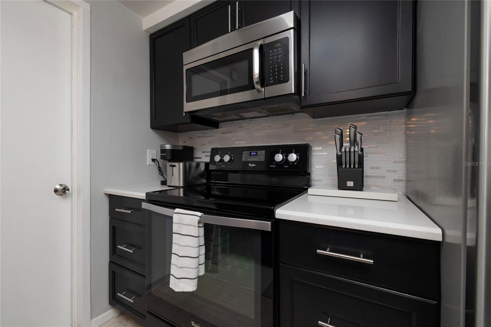 COLONIAL HILLS - Residential