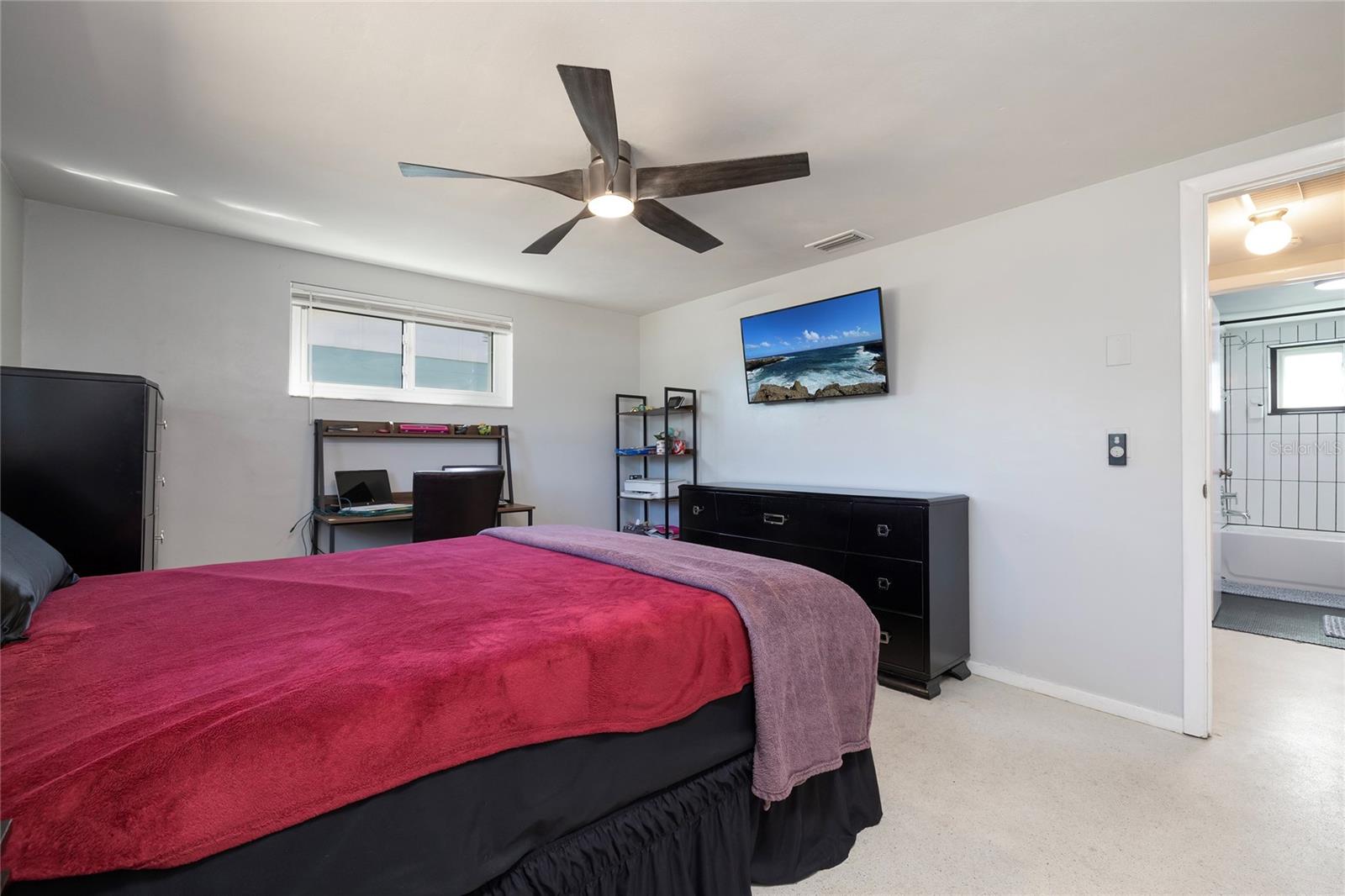 COLONIAL HILLS - Residential