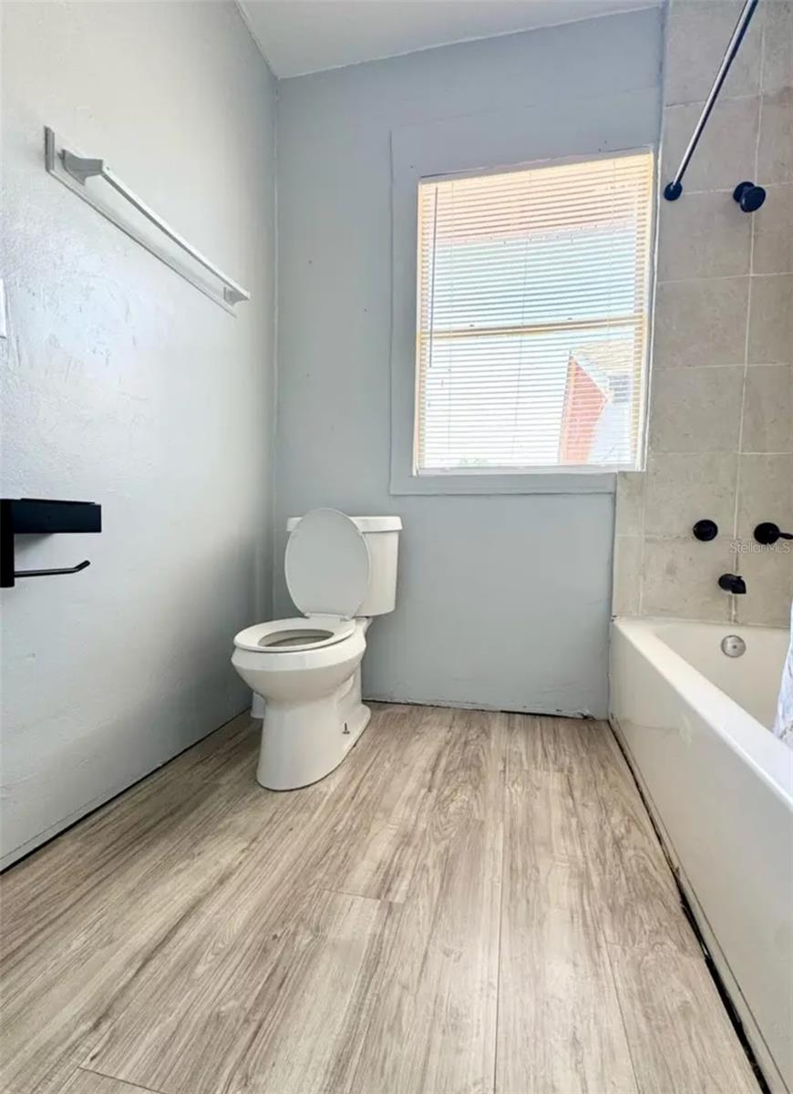 LAKE BEULAH HEIGHTS DIV 01 - Residential Lease