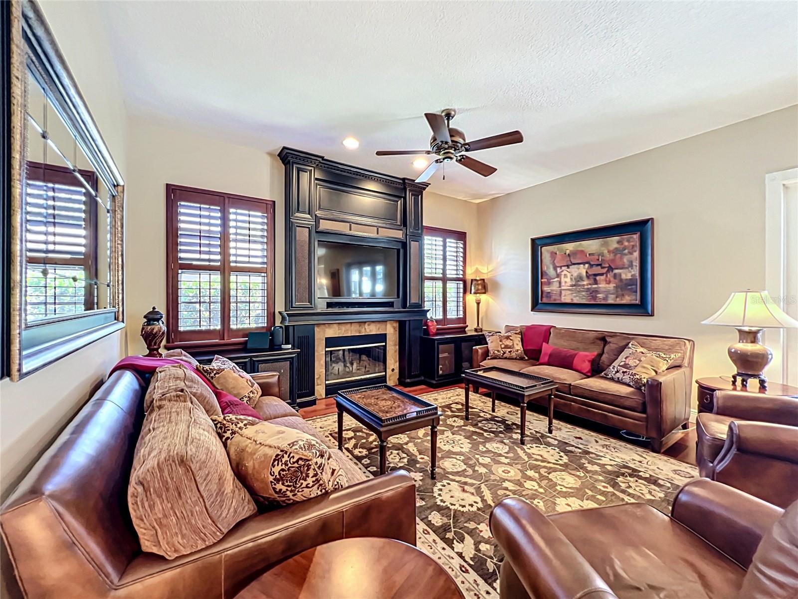 KINGS COVE - Residential