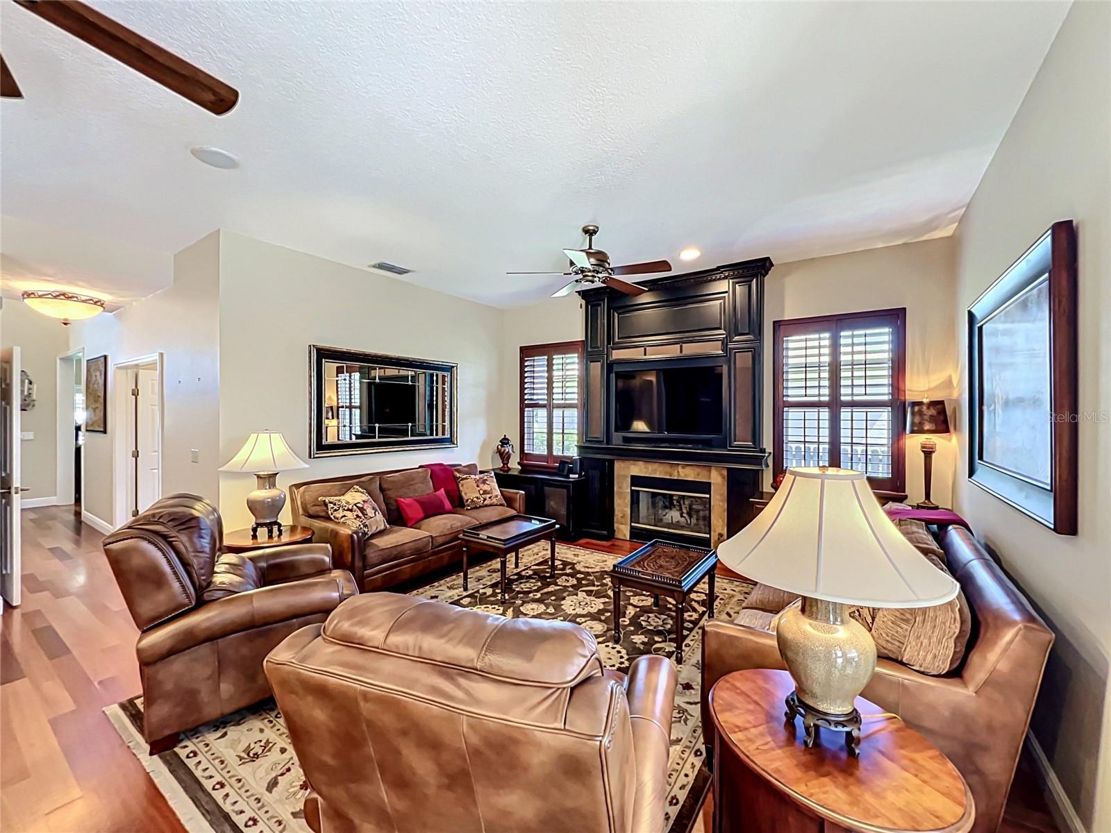 KINGS COVE - Residential