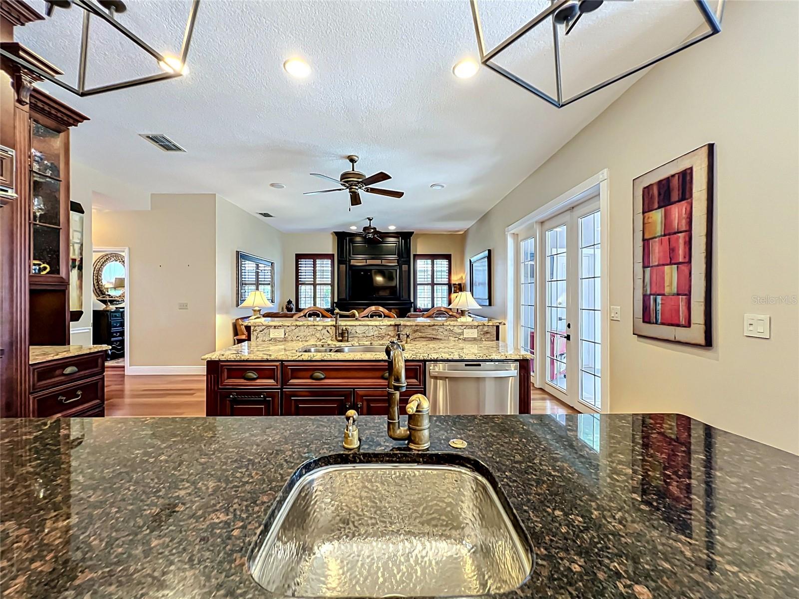 KINGS COVE - Residential