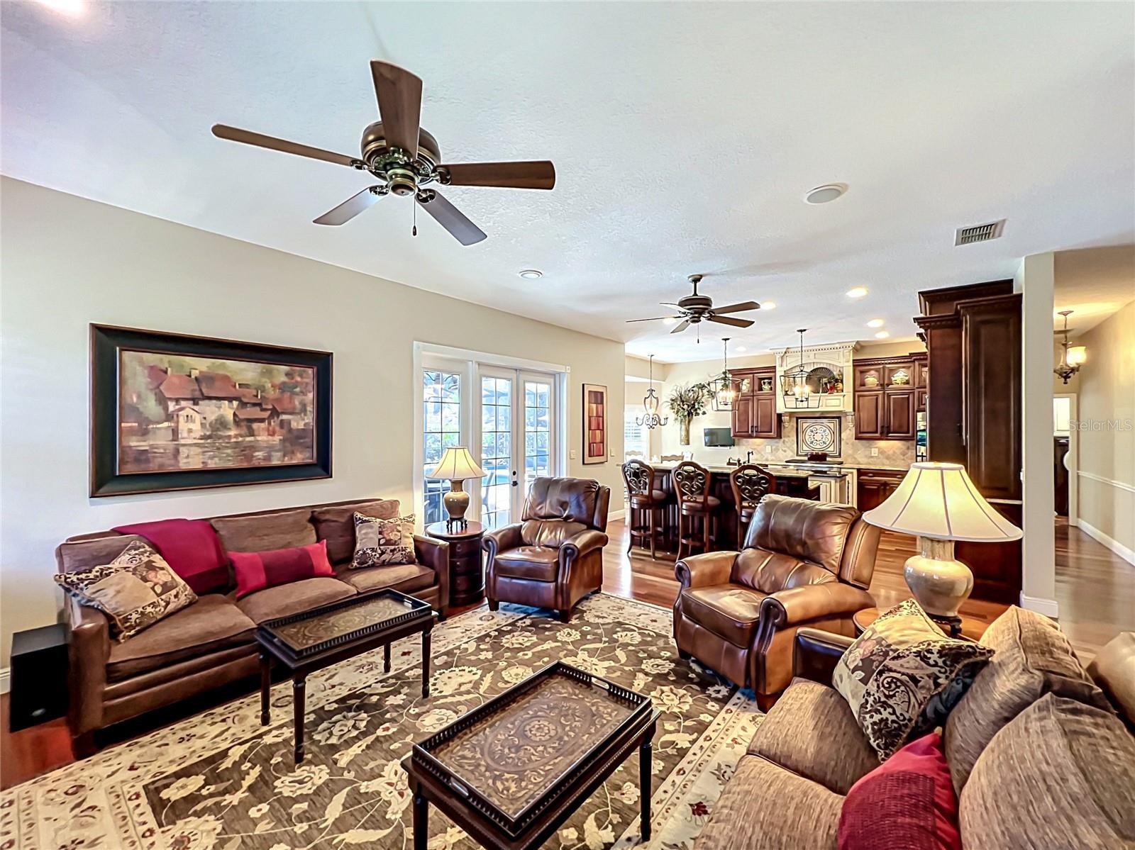 KINGS COVE - Residential