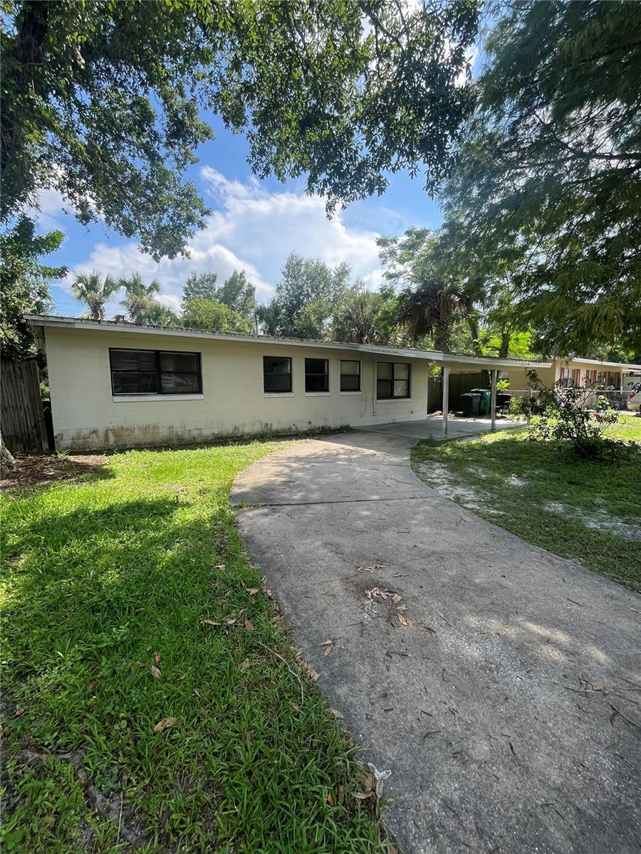 Under contract-accepting backup offers. Handyman Delight. Just waiting for you to transform it. Fenced yard. Back porch Outdoor laundry closet with washer/dryer hook-ups. Roof 2018, A/C 2015. Hot water tank 2003. Electric panel 2020. Close to Sanford Airport, the 417, shopping and downtown Sanford.