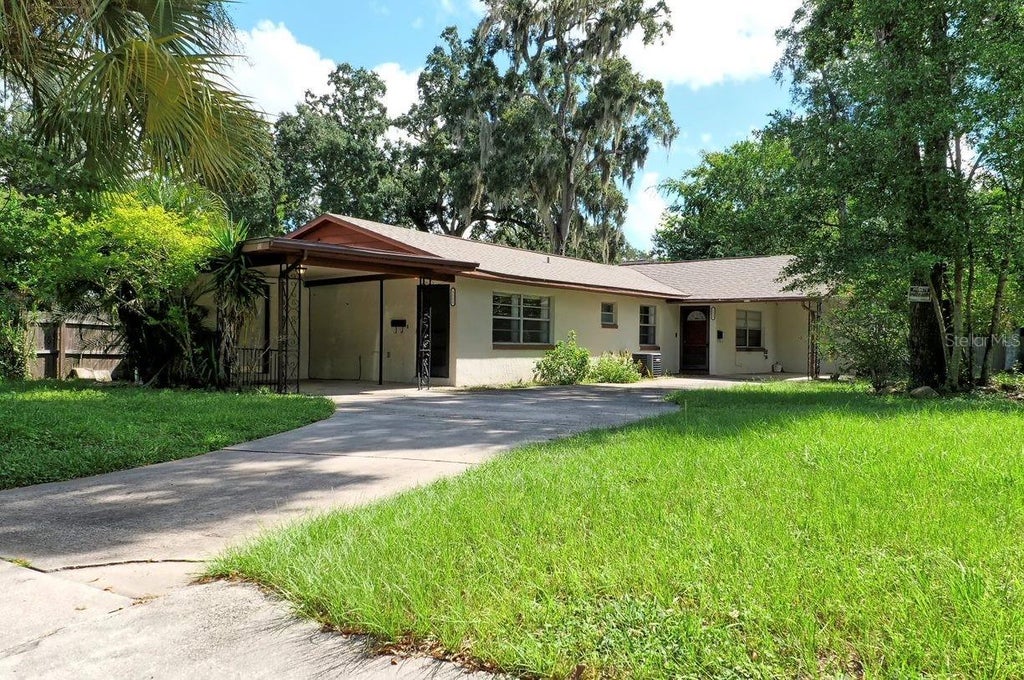 Photo of 1111 Morris Avenue, Orlando, FL 32803 (MLS # O6452281)