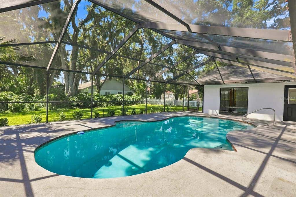 Photo of 2889 Hammock Drive, Plant City, FL 33566 (MLS # TB8537282)