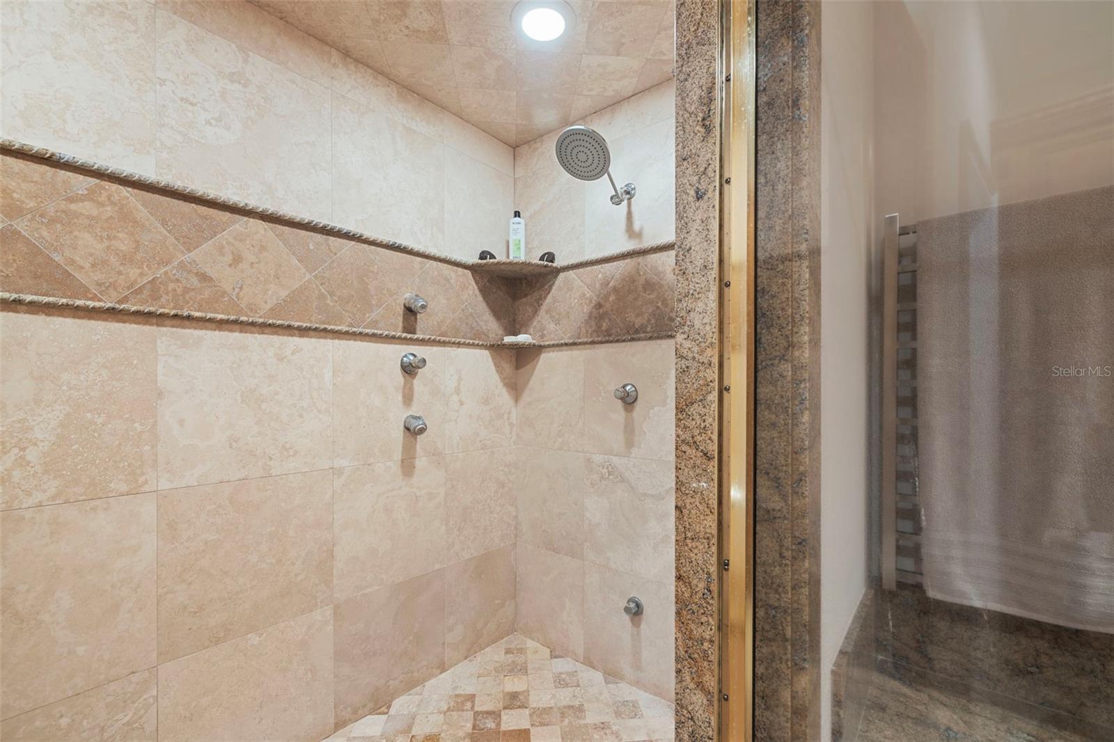 CHEVAL POLO & GOLF CL PHAS - Residential