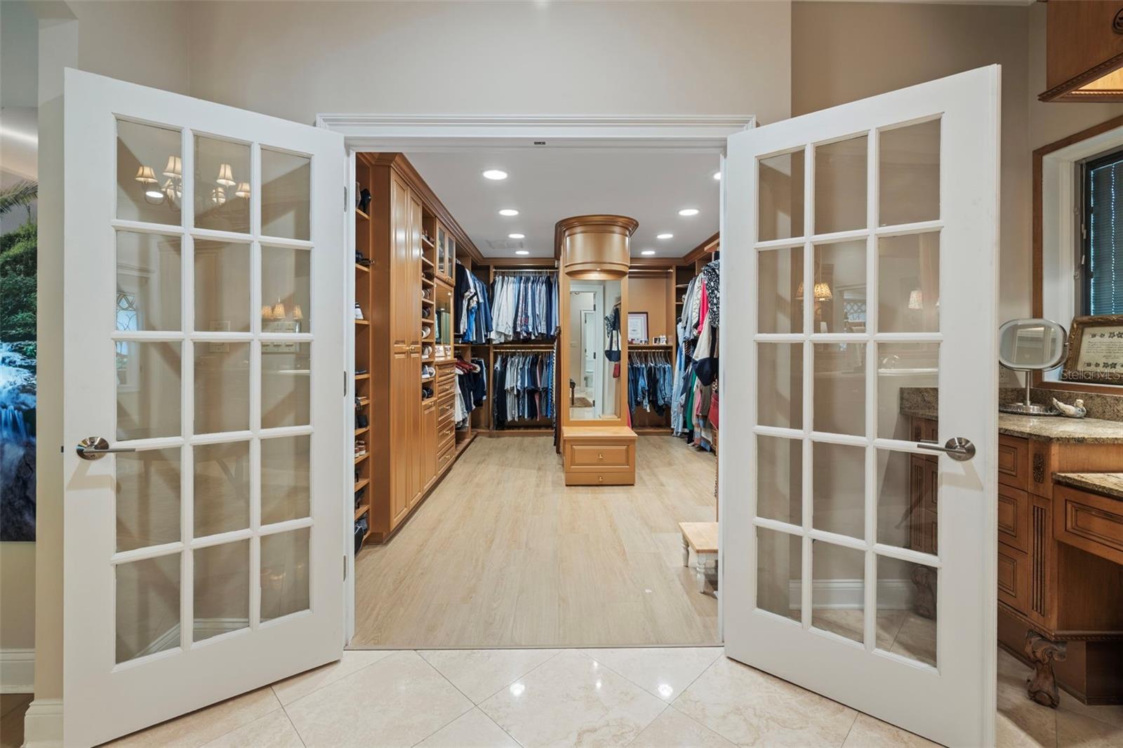 CHEVAL POLO & GOLF CL PHAS - Residential