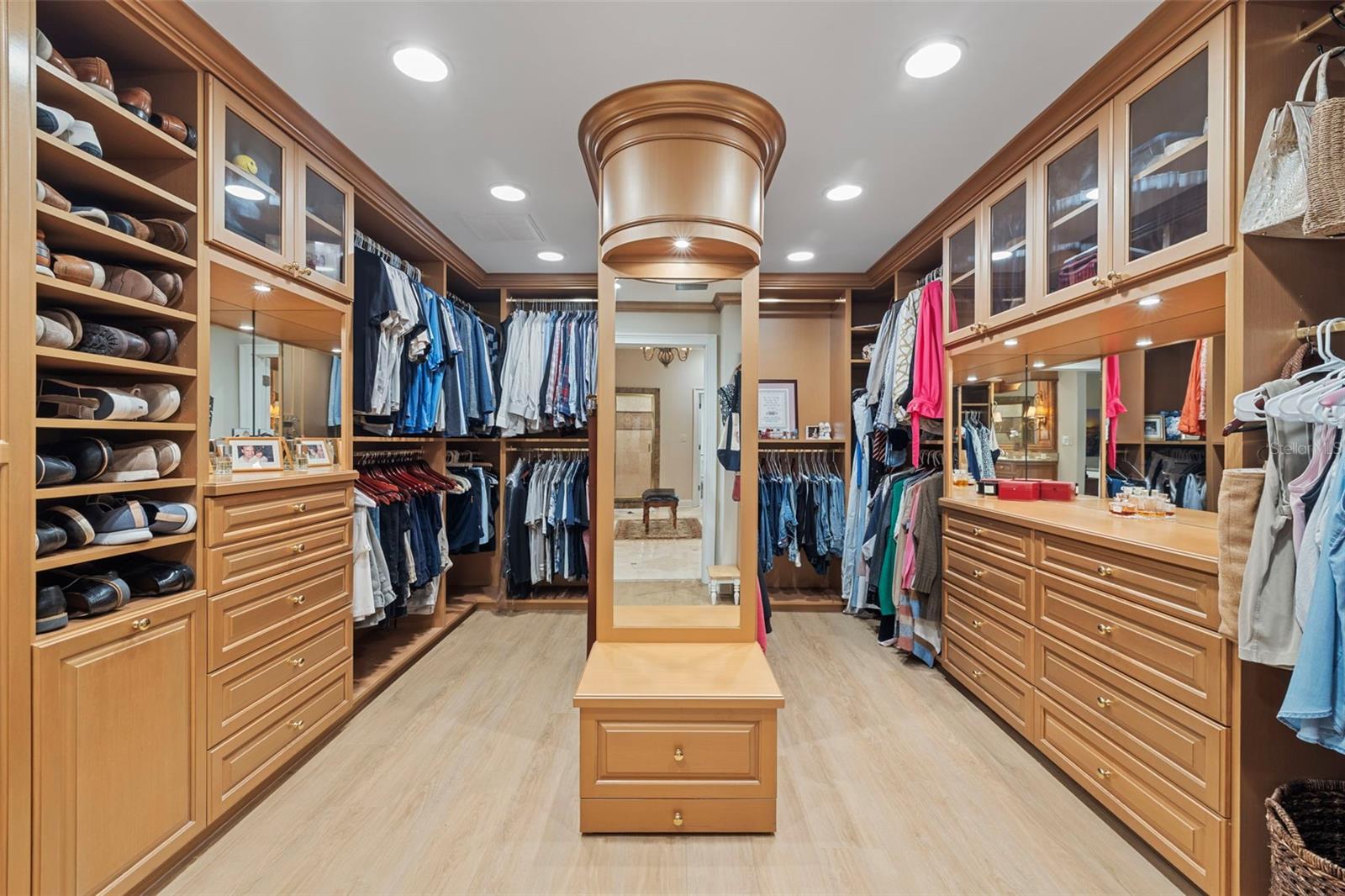 CHEVAL POLO & GOLF CL PHAS - Residential