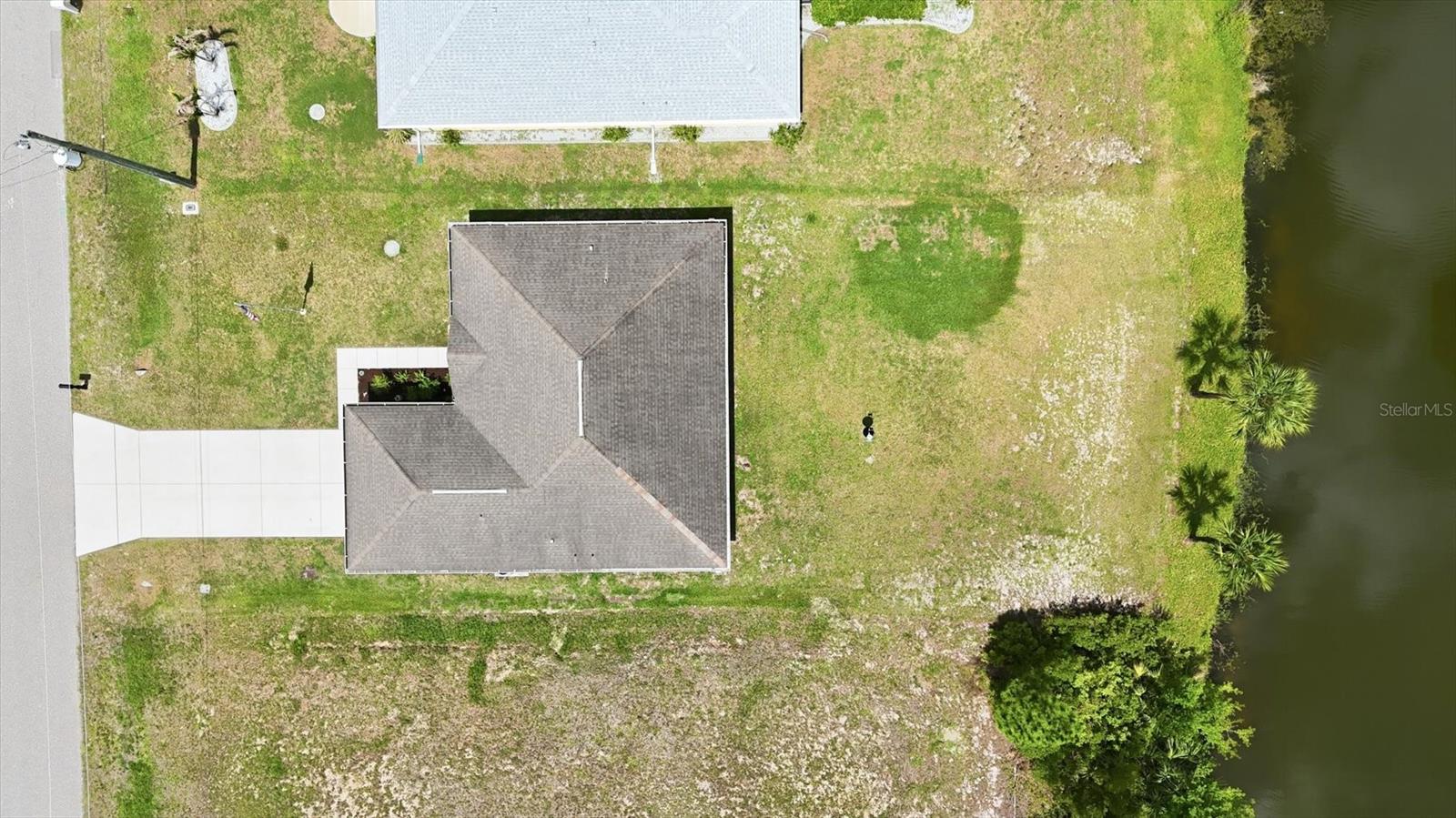ROTONDA LAKES - Residential
