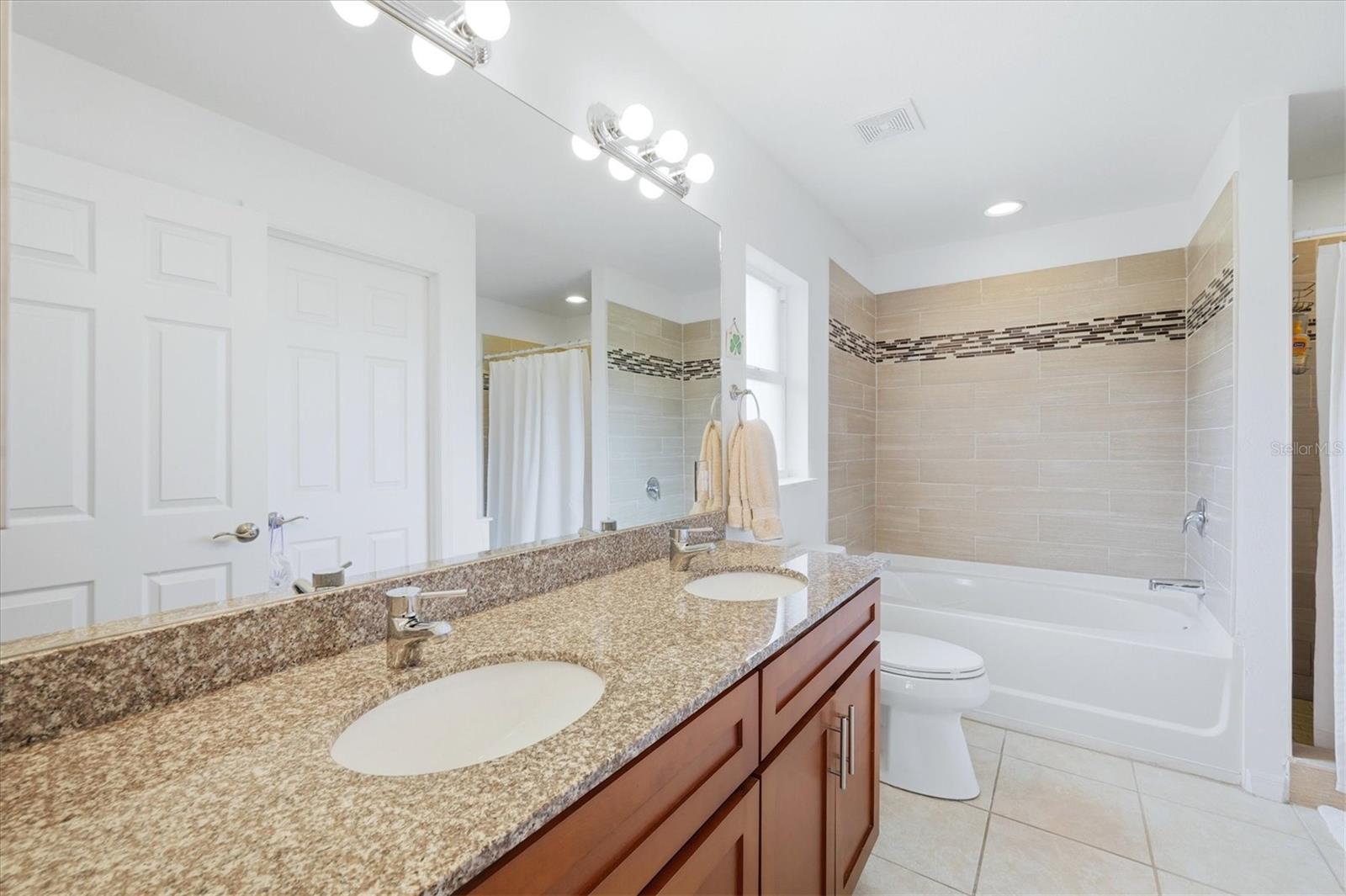 ROTONDA LAKES - Residential