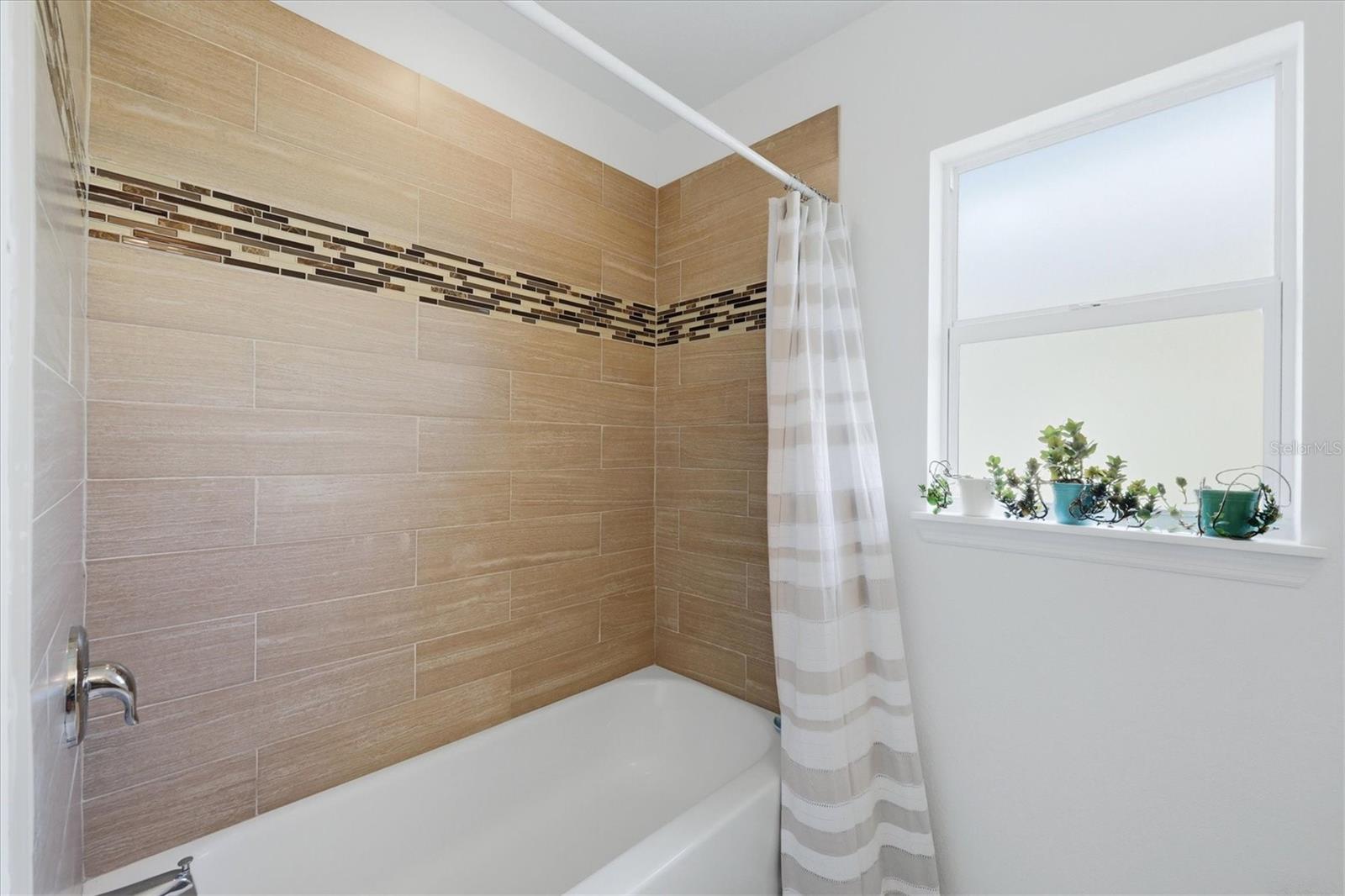 ROTONDA LAKES - Residential