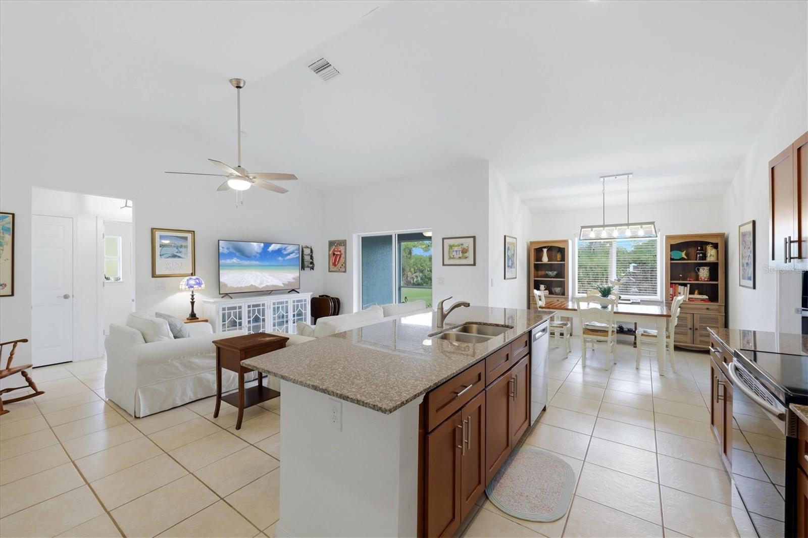 ROTONDA LAKES - Residential