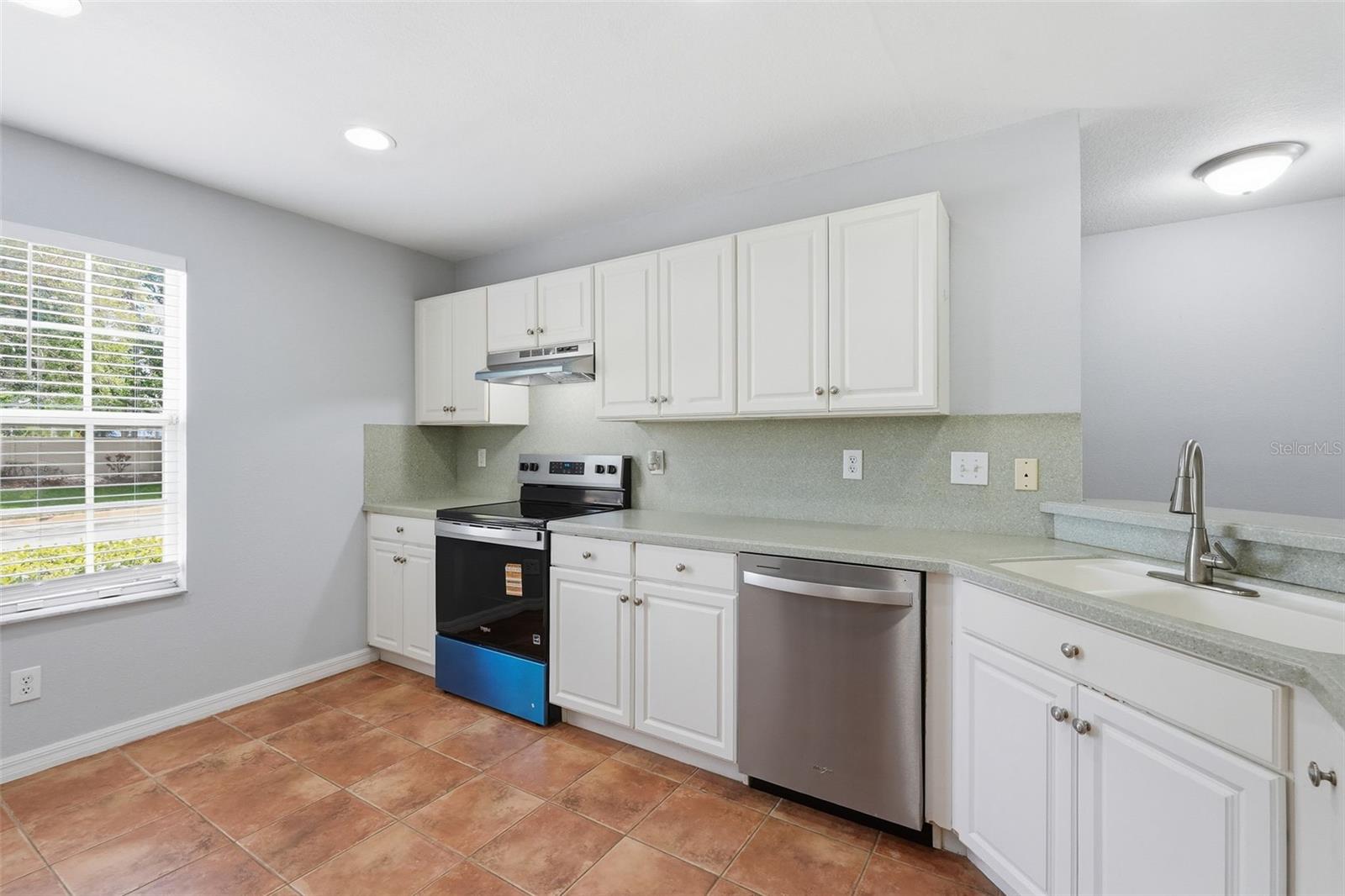 2505 HARN BOULEVARD 1