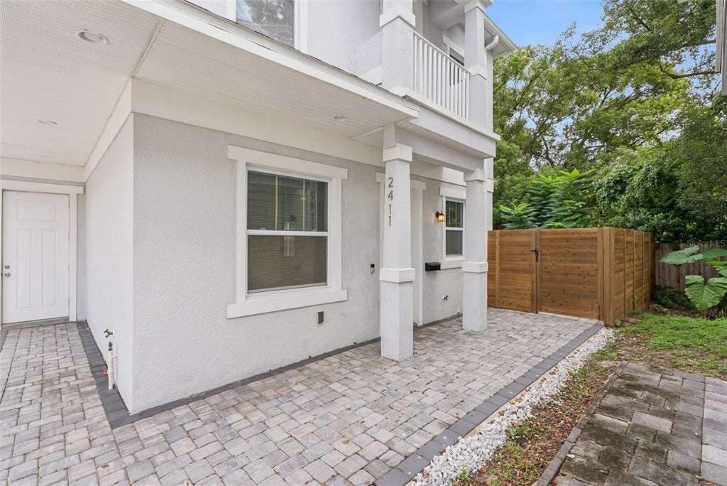 Photo of 2411 Amherst Avenue, Orlando, FL 32804 (MLS # O6444769)