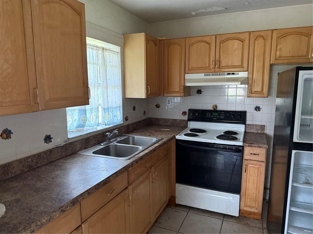 Photo of 928 W Fairbanks Avenue, Orlando, FL 32804 (MLS # O6391251)