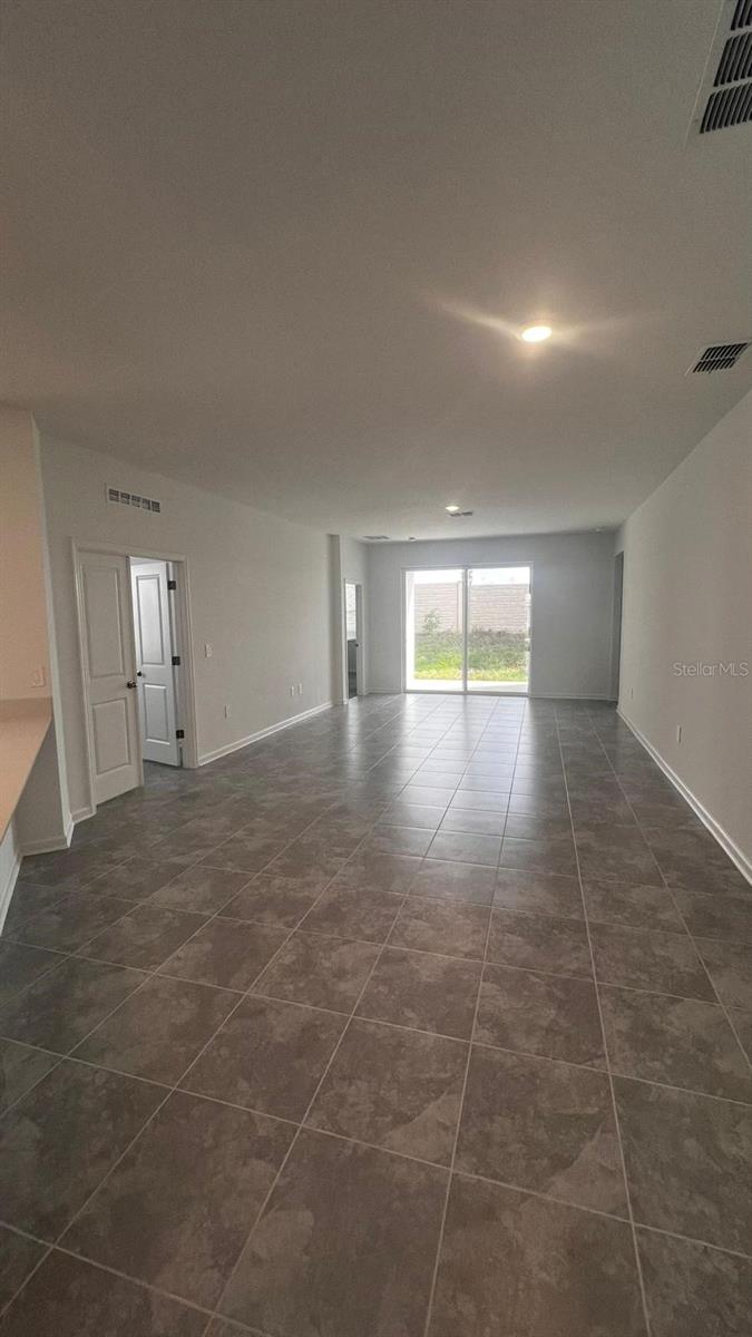 CASCADES PH 1A & 1B - Residential Lease