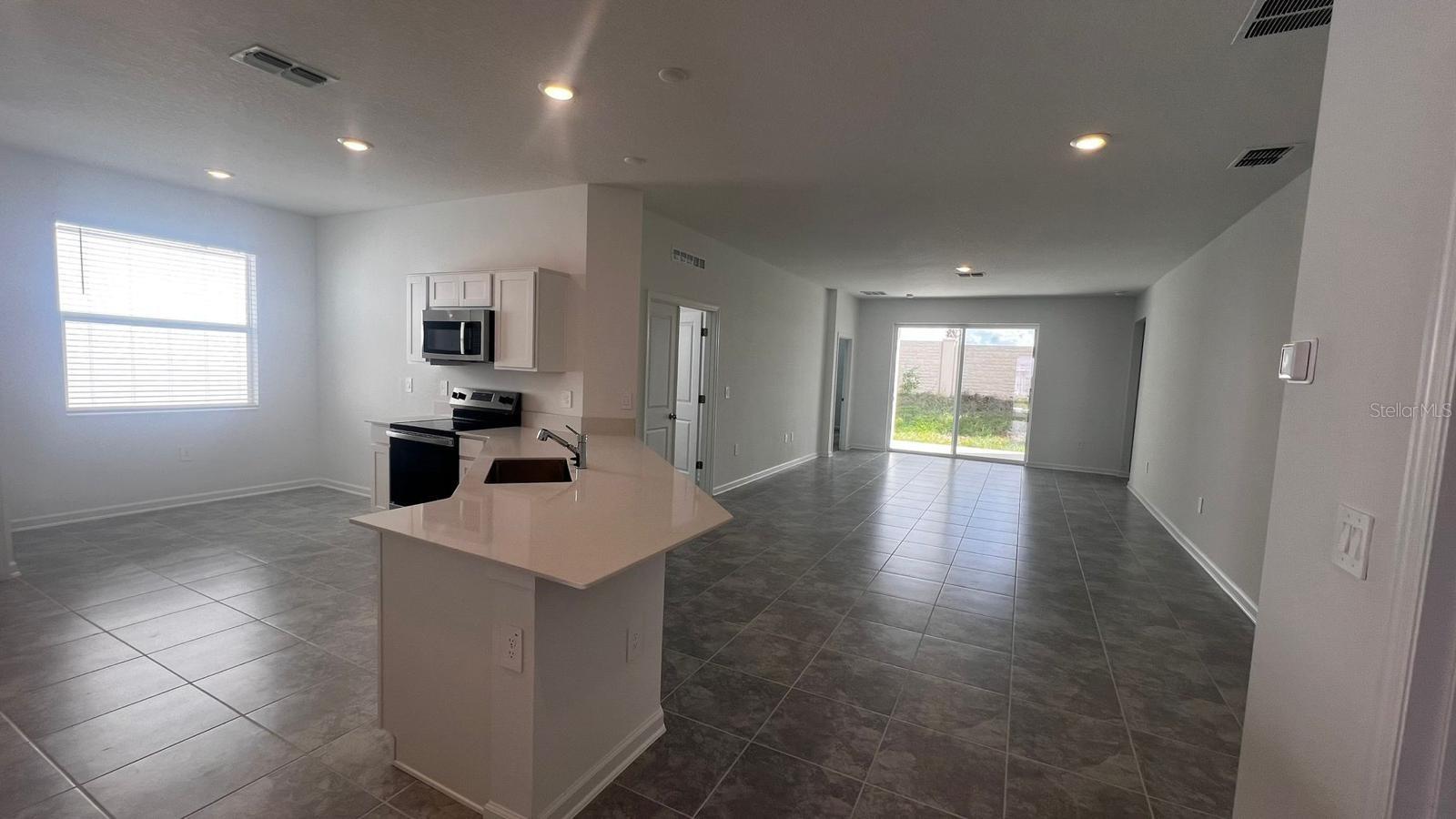 CASCADES PH 1A & 1B - Residential Lease