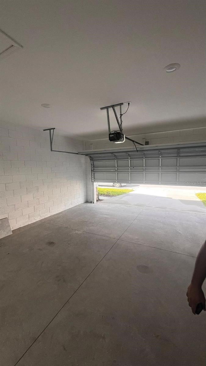 CASCADES PH 1A & 1B - Residential Lease