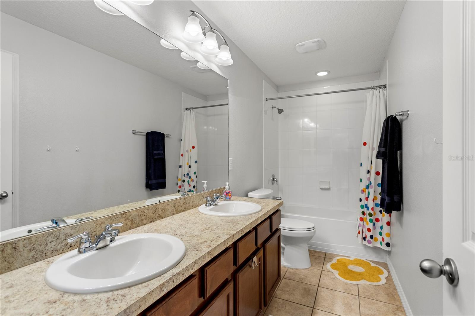 JOHNS LAKE POINTE A & S - Residential