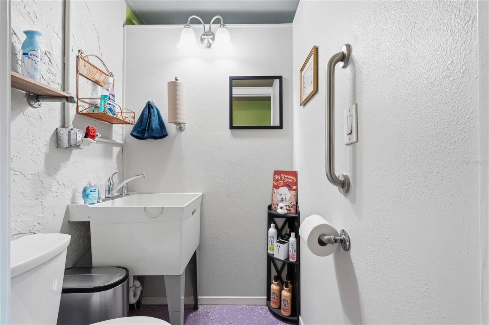 ROOSEVELT GROVES - Residential