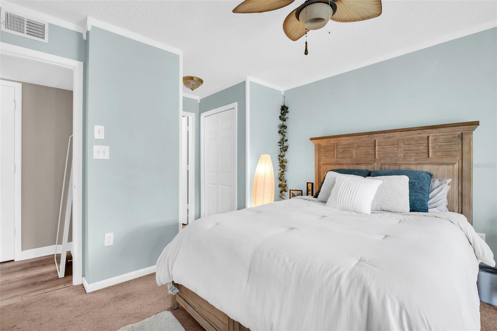 MEADOWLAKE PALM HARBOR CONDO - Residential