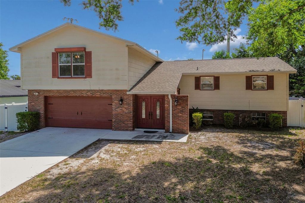 Photo of 2620 Giant Place, Seffner, FL 33584 (MLS # TB8503775)