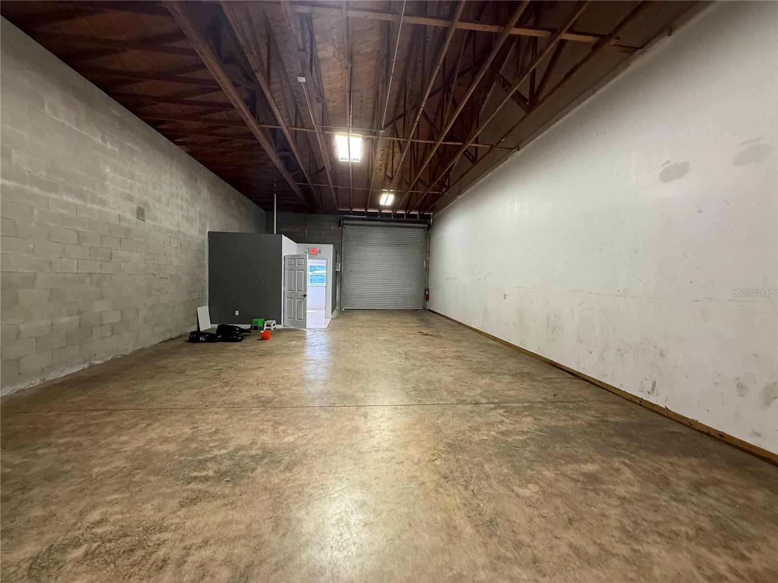 AIRPORT IND PARK - Commercial Lease