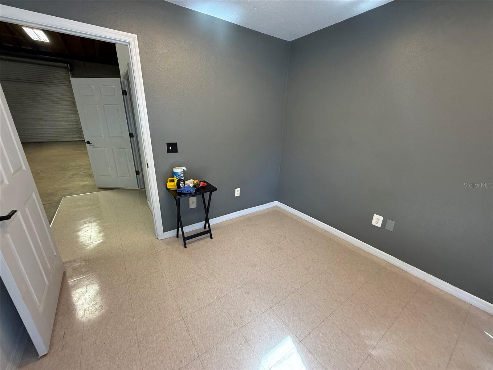 AIRPORT IND PARK - Commercial Lease