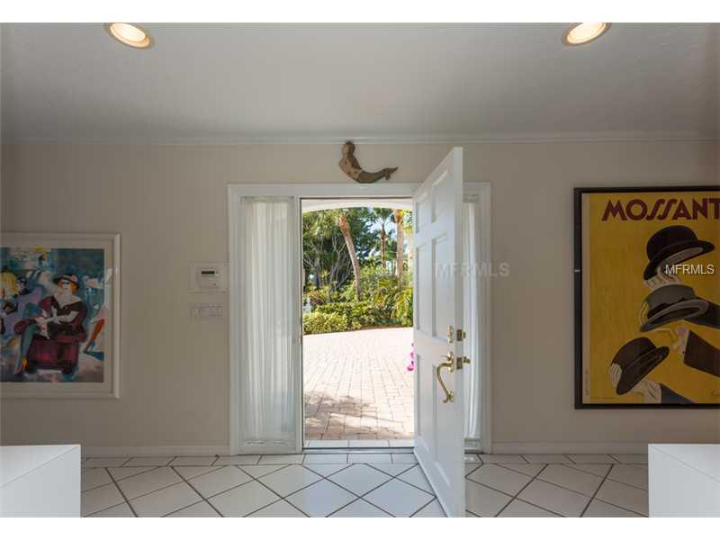 COUNTRY CLUB SHORES - Residential