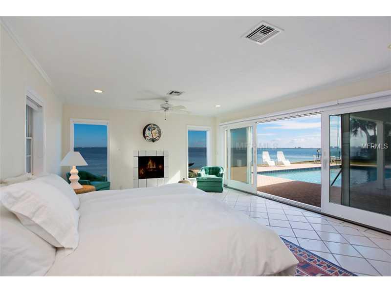 COUNTRY CLUB SHORES - Residential