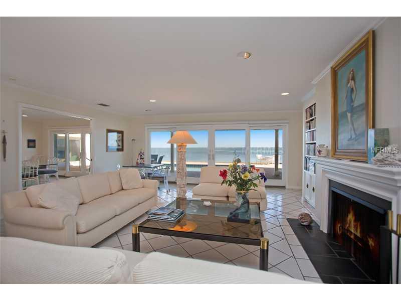 COUNTRY CLUB SHORES - Residential