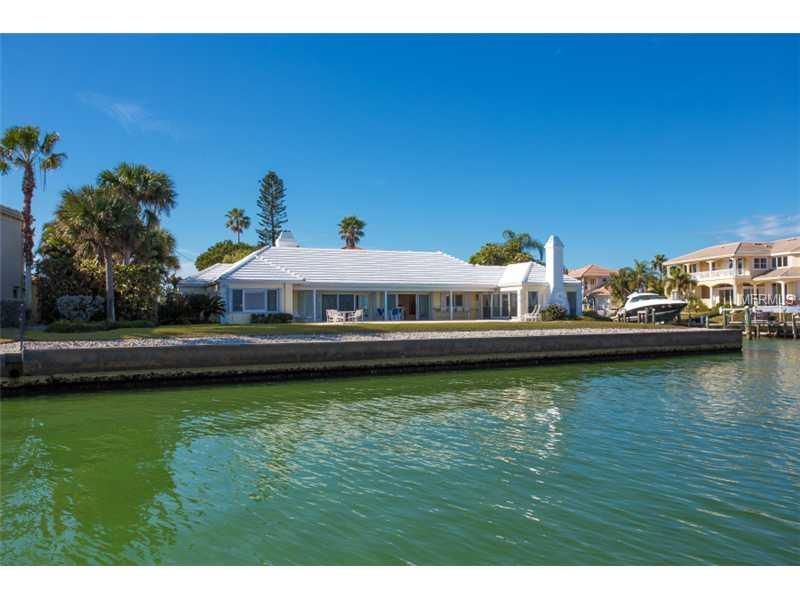 COUNTRY CLUB SHORES - Residential