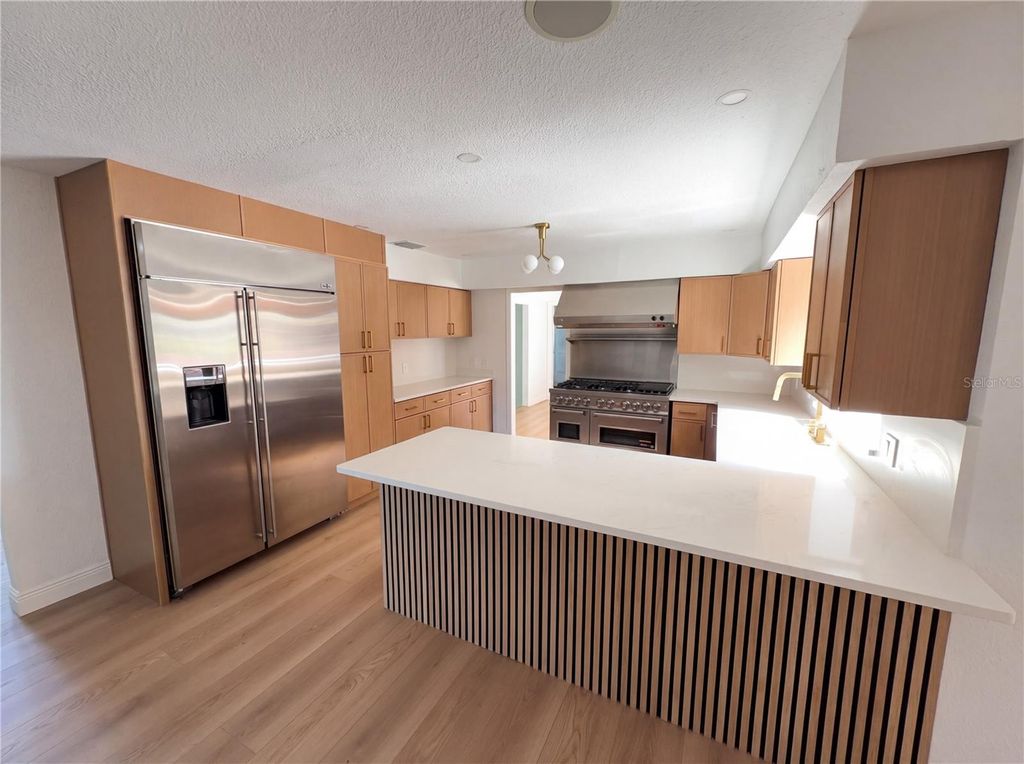 Photo of 51 Oakleigh Lane, Maitland, FL 32751 (MLS # O6399404)