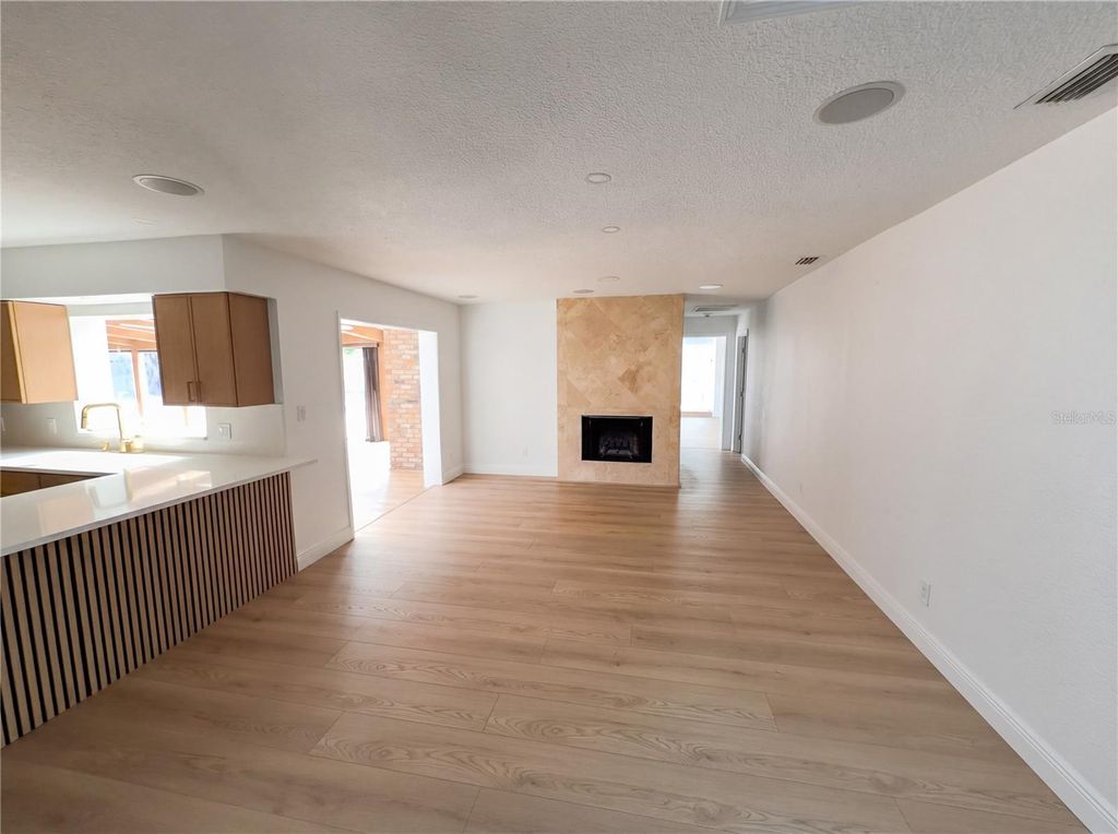 Photo of 51 Oakleigh Lane, Maitland, FL 32751 (MLS # O6399404)