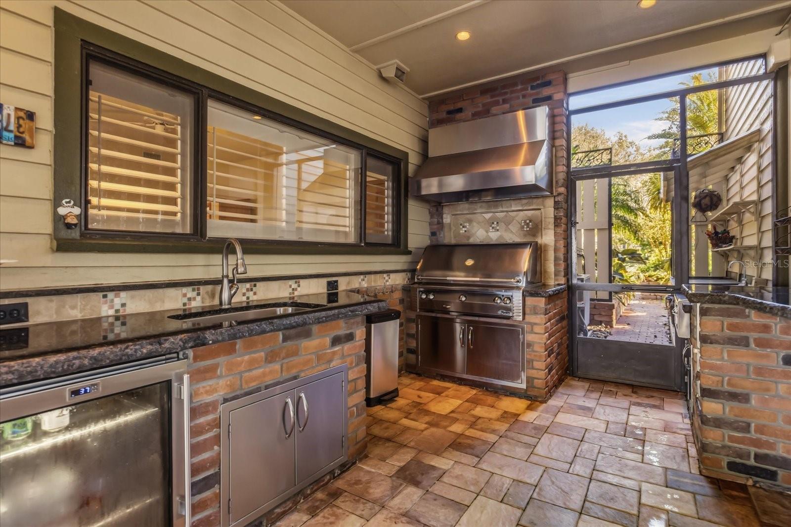 SQUIRREL POINT - Residential