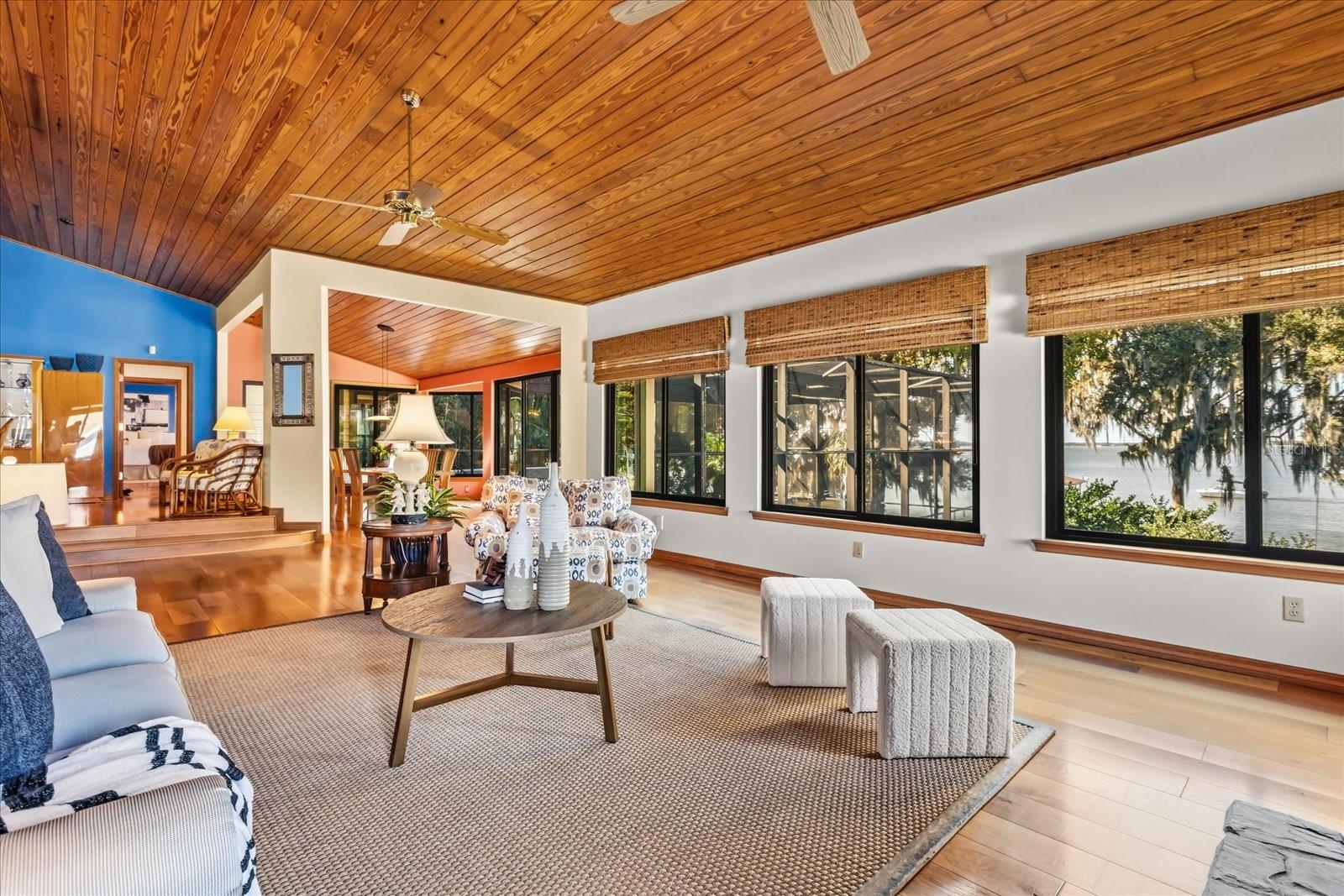 SQUIRREL POINT - Residential