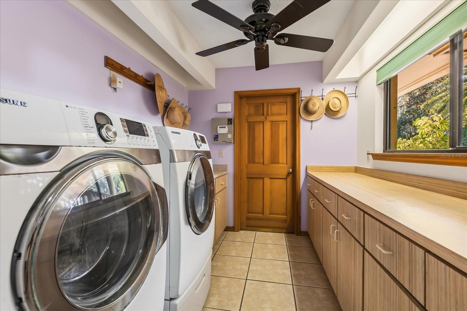 SQUIRREL POINT - Residential