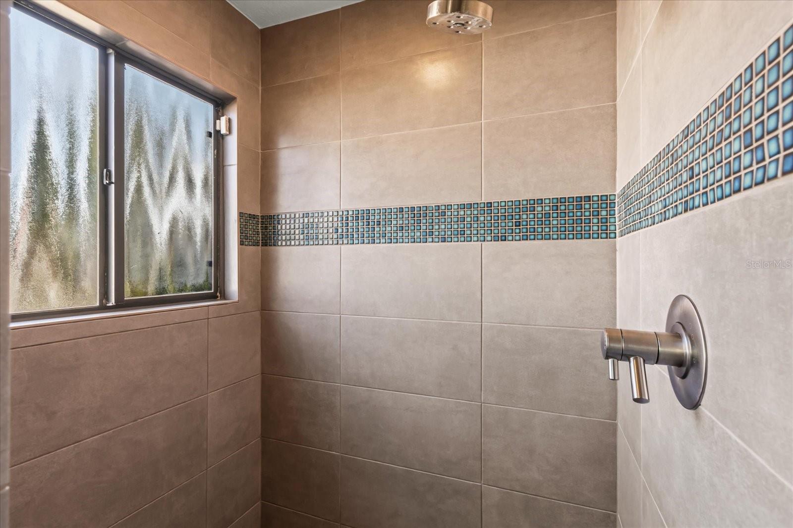 SQUIRREL POINT - Residential