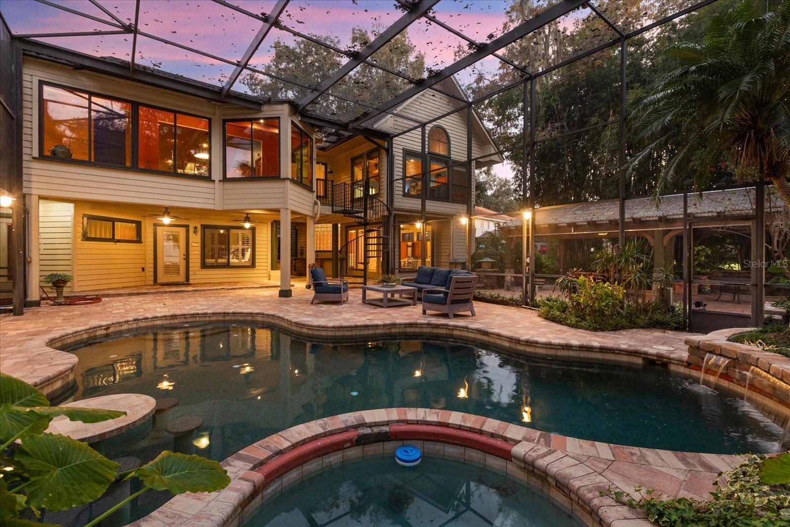 SQUIRREL POINT - Residential