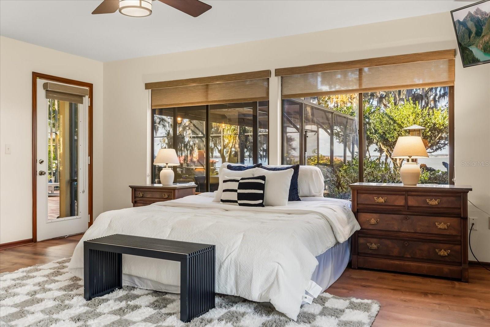 SQUIRREL POINT - Residential