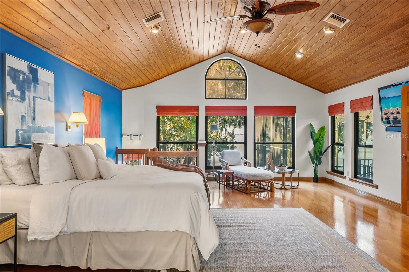 SQUIRREL POINT - Residential